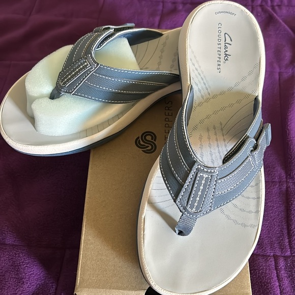 Clark's Sunmaze Sky Sporty Toe Post w. Velcro strap - Denim Blue size 10 - Picture 1 of 4